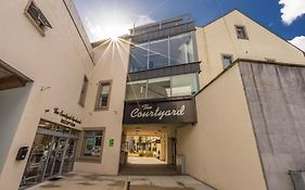 The Courtyard Apartments